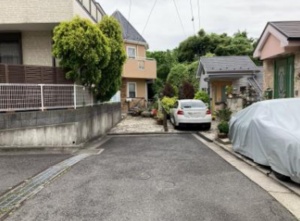 横須賀市馬堀町、土地の前面道路を含む現地写真画像です