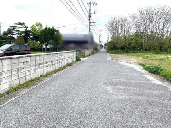 米子市大篠津町、土地の前面道路を含む現地写真画像です