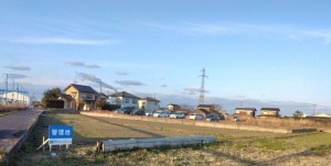 米子市古豊千、土地の前面道路を含む現地写真画像です