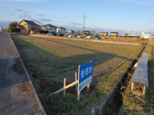 米子市古豊千、土地の前面道路を含む現地写真画像です