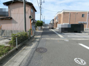 米子市旗ヶ崎、土地の前面道路を含む現地写真画像です
