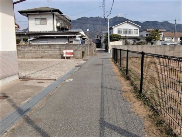 境港市東本町、土地の前面道路を含む現地写真画像です