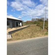 鳥取市賀露町西、土地の前面道路を含む現地写真画像です