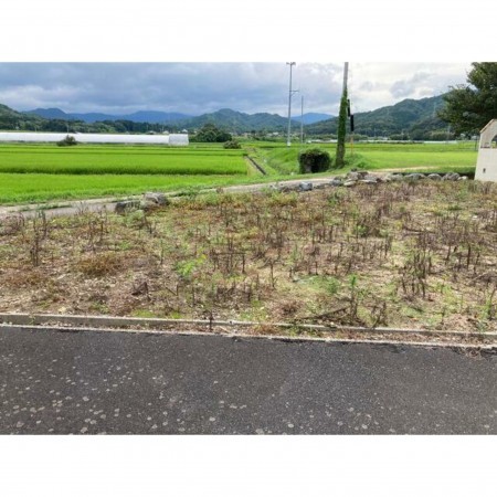 鳥取市上段、土地の前面道路を含む現地写真画像です