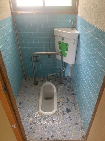 鳥取市桜谷、中古一戸建てのトイレ画像です