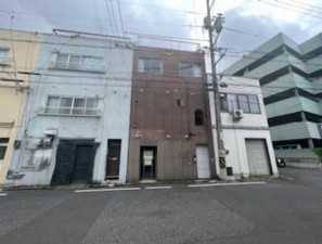 鳥取市永楽温泉町、収益物件/店舗付住宅の画像です