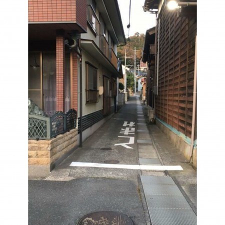 岩美郡岩美町大字岩本、土地の前面道路を含む現地写真画像です