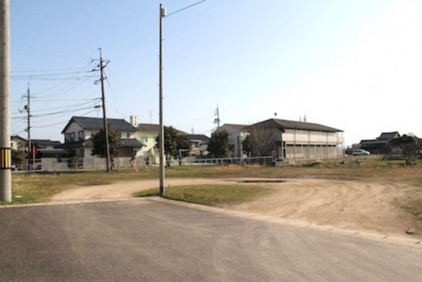 出雲市平田町、土地の前面道路を含む現地写真画像です