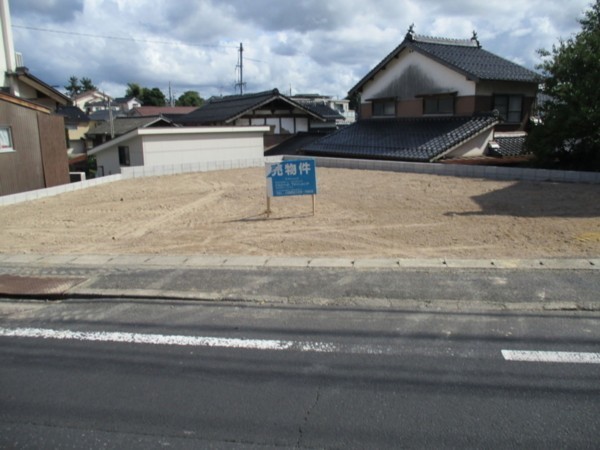 松江市上乃木、土地の前面道路を含む現地写真画像です