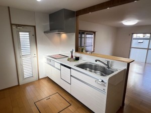鳥取市浜坂、中古一戸建てのキッチン画像です