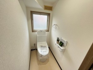 鳥取市浜坂、中古一戸建てのトイレ画像です