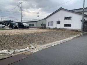 出雲市大津町、土地の前面道路を含む現地写真画像です