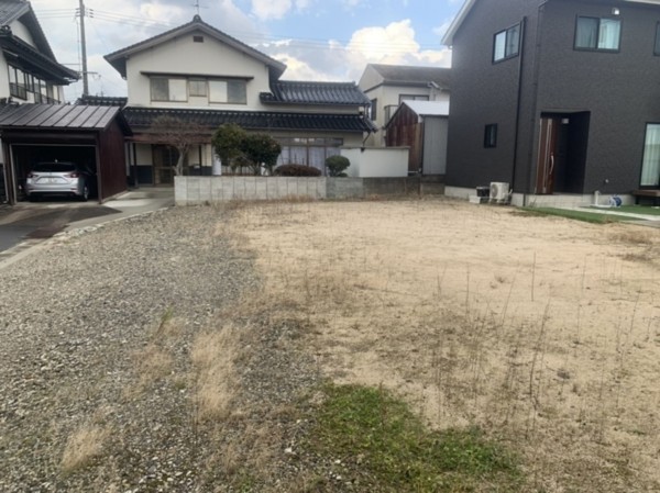 出雲市大津町、土地の前面道路を含む現地写真画像です