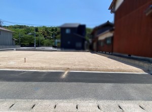 米子市淀江町西原、土地の前面道路を含む現地写真画像です