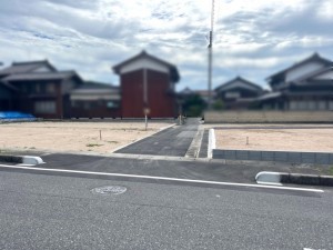 米子市淀江町西原、土地の前面道路を含む現地写真画像です