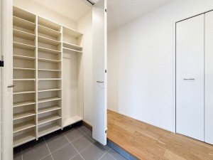 松江市比津町、新築一戸建ての収納画像です