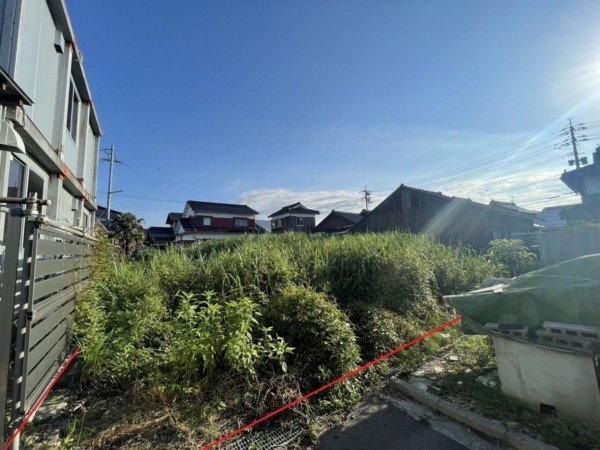 鳥取市古海、土地の前面道路を含む現地写真画像です