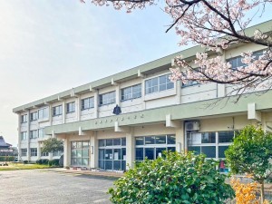 鳥取市南安長、新築一戸建ての小学校画像です