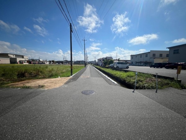 米子市東福原、土地の前面道路を含む現地写真画像です
