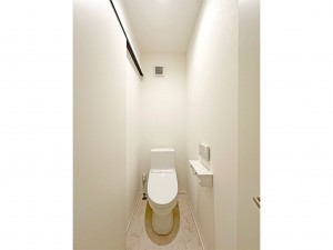 鳥取市立川町、新築一戸建てのトイレ画像です