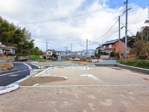 松江市雑賀町、土地の前面道路を含む現地写真画像です