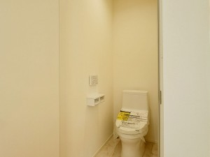 鳥取市古海、新築一戸建てのトイレ画像です