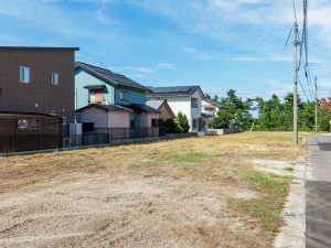 米子市夜見町、土地の前面道路を含む現地写真画像です