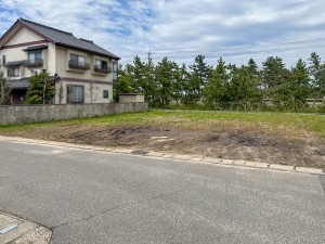 米子市夜見町、土地の前面道路を含む現地写真画像です