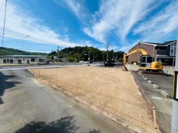 出雲市平田町、土地の前面道路を含む現地写真画像です