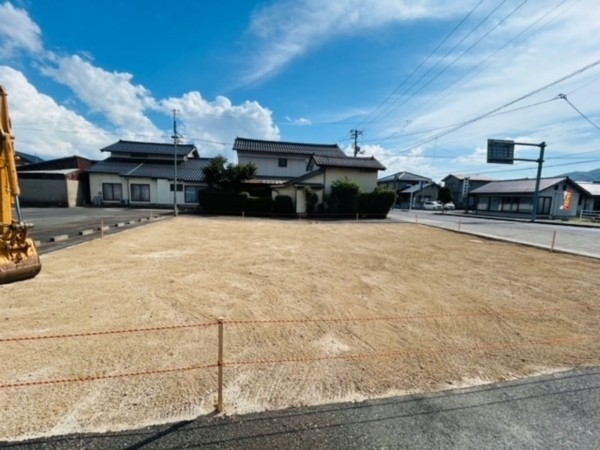 出雲市平田町、土地の前面道路を含む現地写真画像です