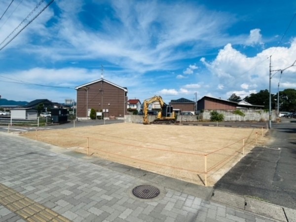 出雲市平田町、土地の前面道路を含む現地写真画像です