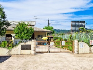 松江市西川津町、土地の幼稚園・保育園画像です