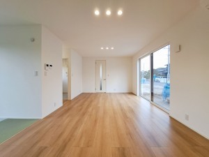 出雲市芦渡町、新築一戸建ての内装画像です