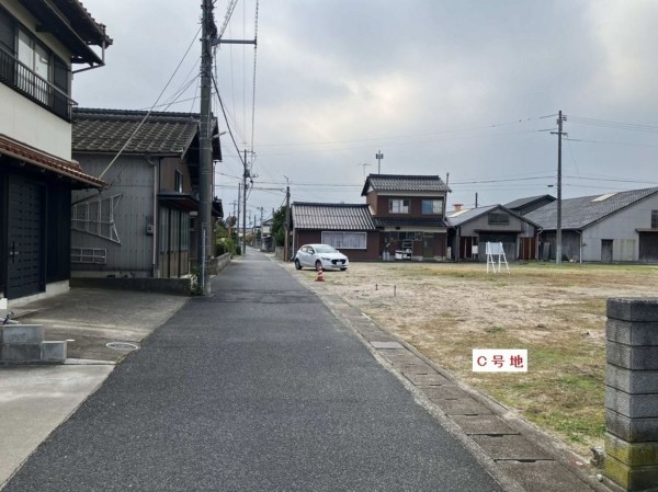 境港市上道町、土地の前面道路を含む現地写真画像です