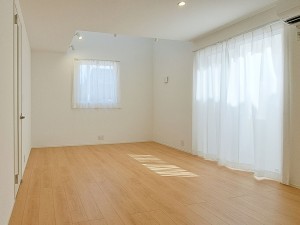 鳥取市浜坂、新築一戸建ての居間画像です