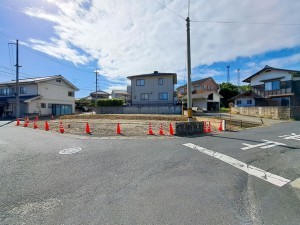 松江市黒田町、土地の前面道路を含む現地写真画像です