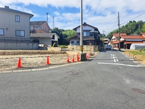 松江市黒田町、土地の前面道路を含む現地写真画像です