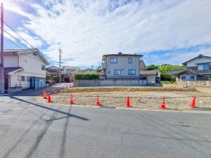 松江市黒田町、土地の前面道路を含む現地写真画像です