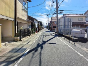 松江市南田町、土地の前面道路を含む現地写真画像です