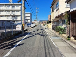 松江市南田町、土地の前面道路を含む現地写真画像です