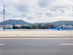 出雲市斐川町出西、土地の前面道路を含む現地写真画像です