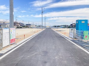 出雲市斐川町出西、土地の前面道路を含む現地写真画像です