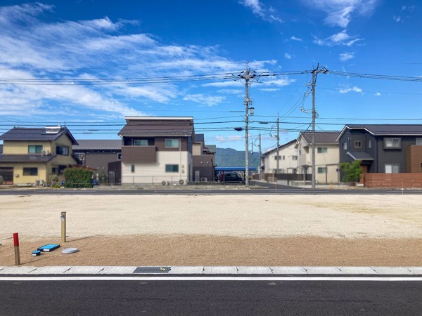 出雲市斐川町出西、土地の前面道路を含む現地写真画像です