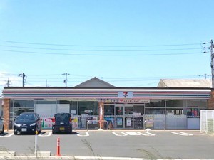 出雲市斐川町出西、新築一戸建てのコンビニ画像です