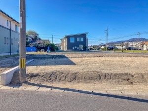 出雲市斐川町直江、土地の前面道路を含む現地写真画像です