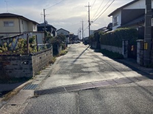 米子市夜見町、土地の前面道路を含む現地写真画像です