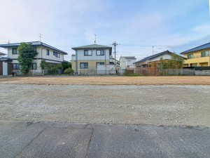 米子市三本松、土地の前面道路を含む現地写真画像です