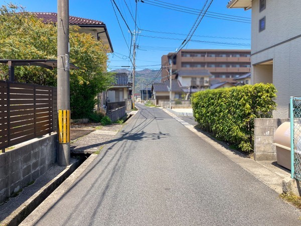 出雲市姫原町、土地の前面道路を含む現地写真画像です