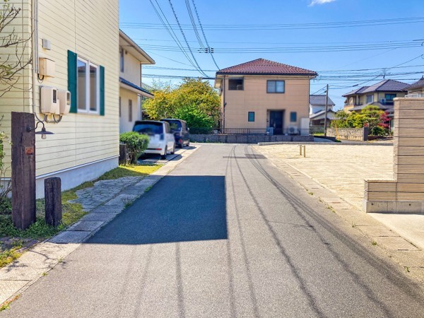 出雲市姫原町、土地の前面道路を含む現地写真画像です