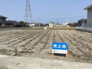 米子市夜見町、土地の前面道路を含む現地写真画像です